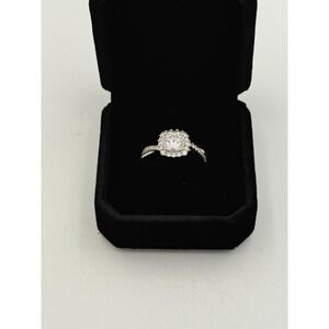 Beautiful Round Halo-Set CZ Ring Size 7.5